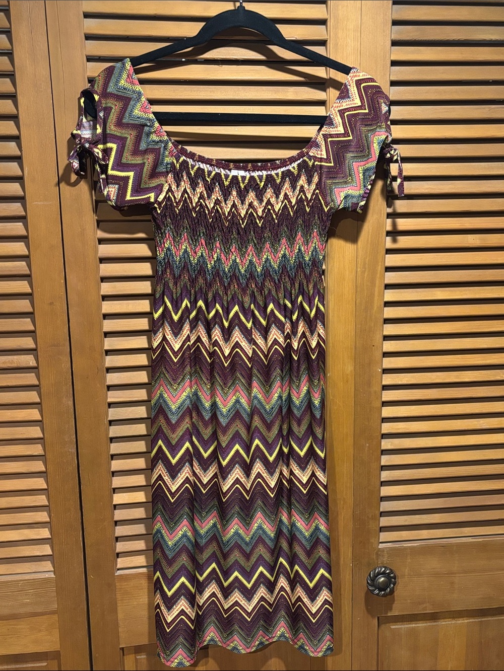 Off-Shoulder Chevron Midi Dress in Multicolor